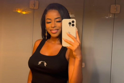 Grávida de MC Daniel, Lorena Maria exibe a barriguinha em clique no espelho