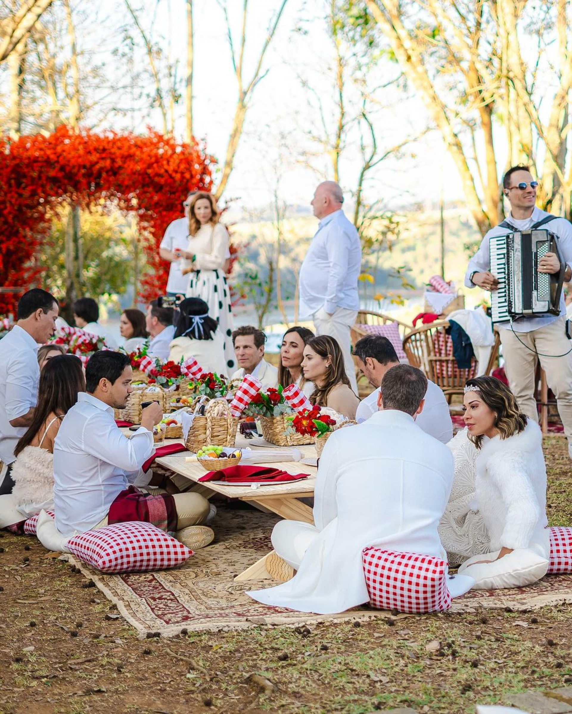 Maíra Cardi e Thiago Nigro celebram um ano de casamos e renovam votos em festa  - Reprodução / Instagram 