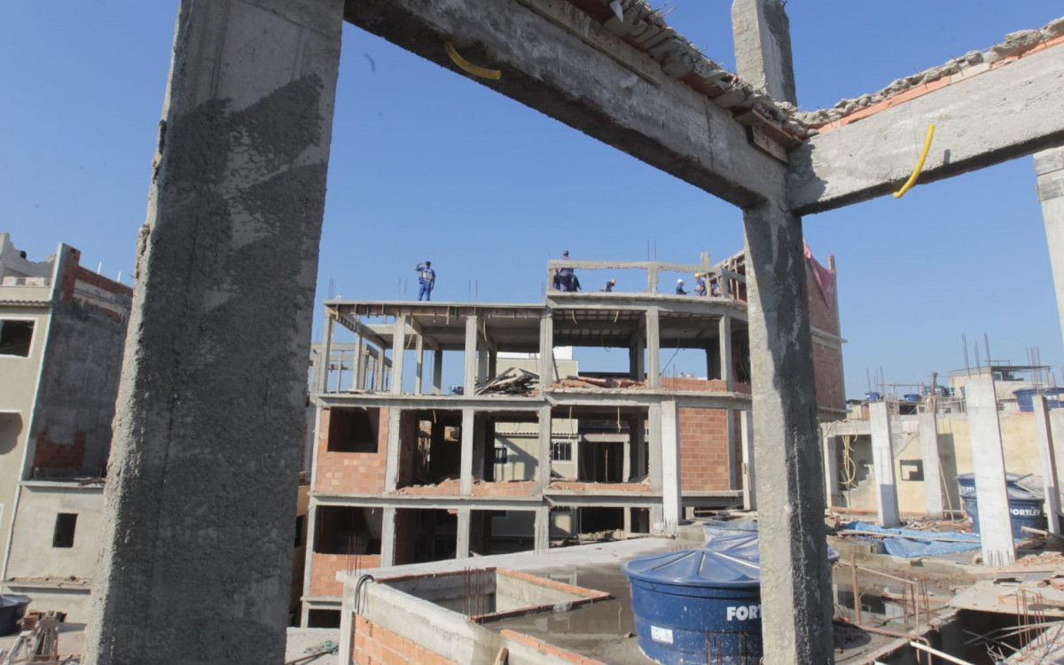 Demolição de prédios no Complexo da Maré continua pelo 12º dia nesta sexta-feira - Reginaldo Pimenta/Agência O DIA