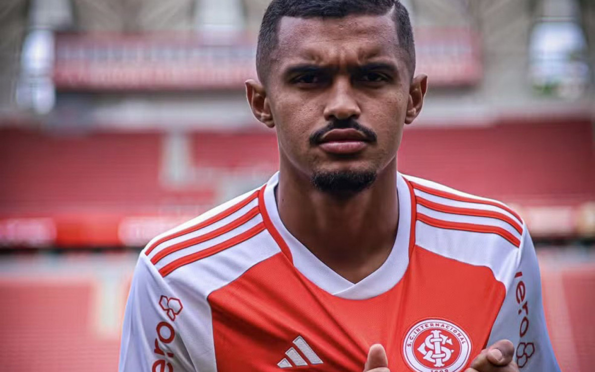 Internacional anuncia a contratação de Clayton Sampaio