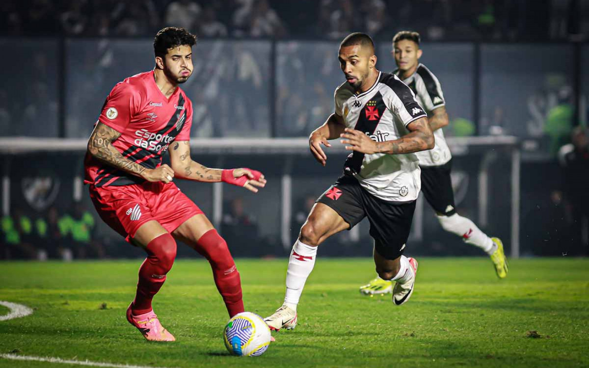 Vasco deve usar titulares contra o Vitória