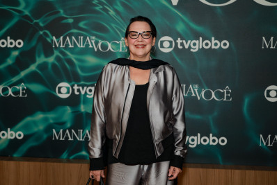 Ana Beatriz Nogueira comenta simplicidade de Moema, em 'Mania de Você', e relembra vilãs em novelas