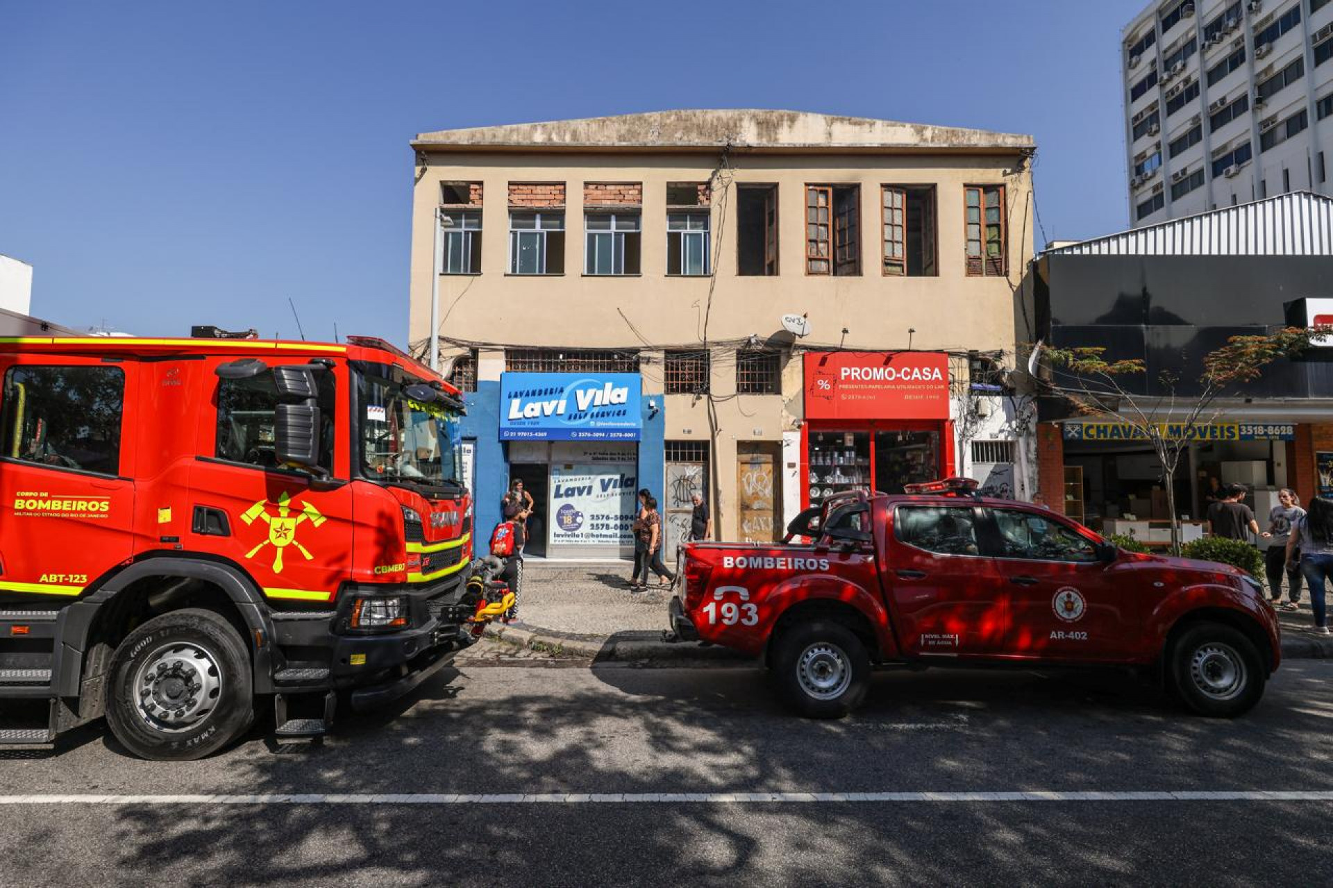 Incêndio atingiu sobrado no Boulevard 28 de Setembro, em Vila Isabel - Renan Areias / Agência O Dia