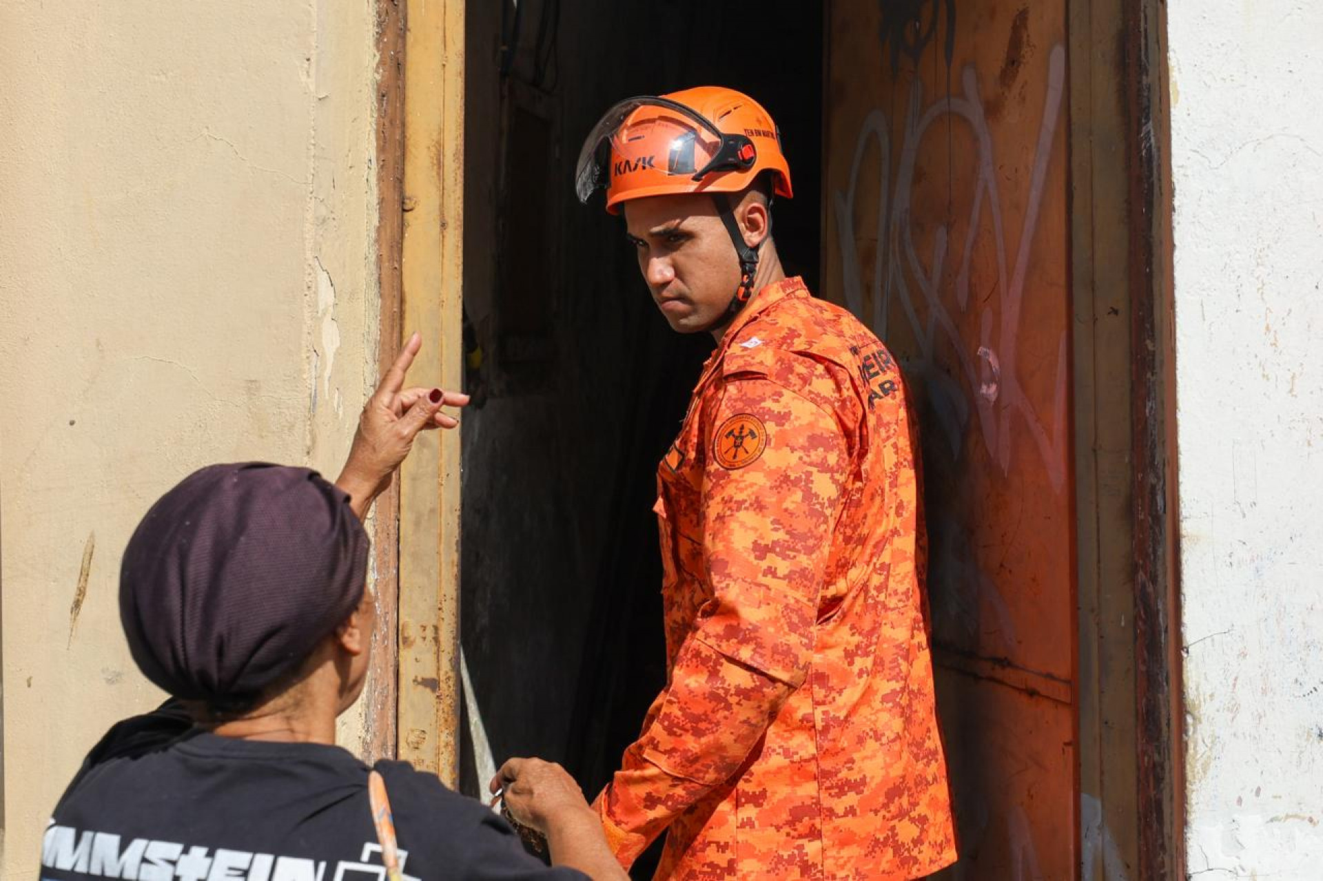 Incêndio atingiu sobrado no Boulevard 28 de Setembro, em Vila Isabel - Renan Areias / Agência O Dia