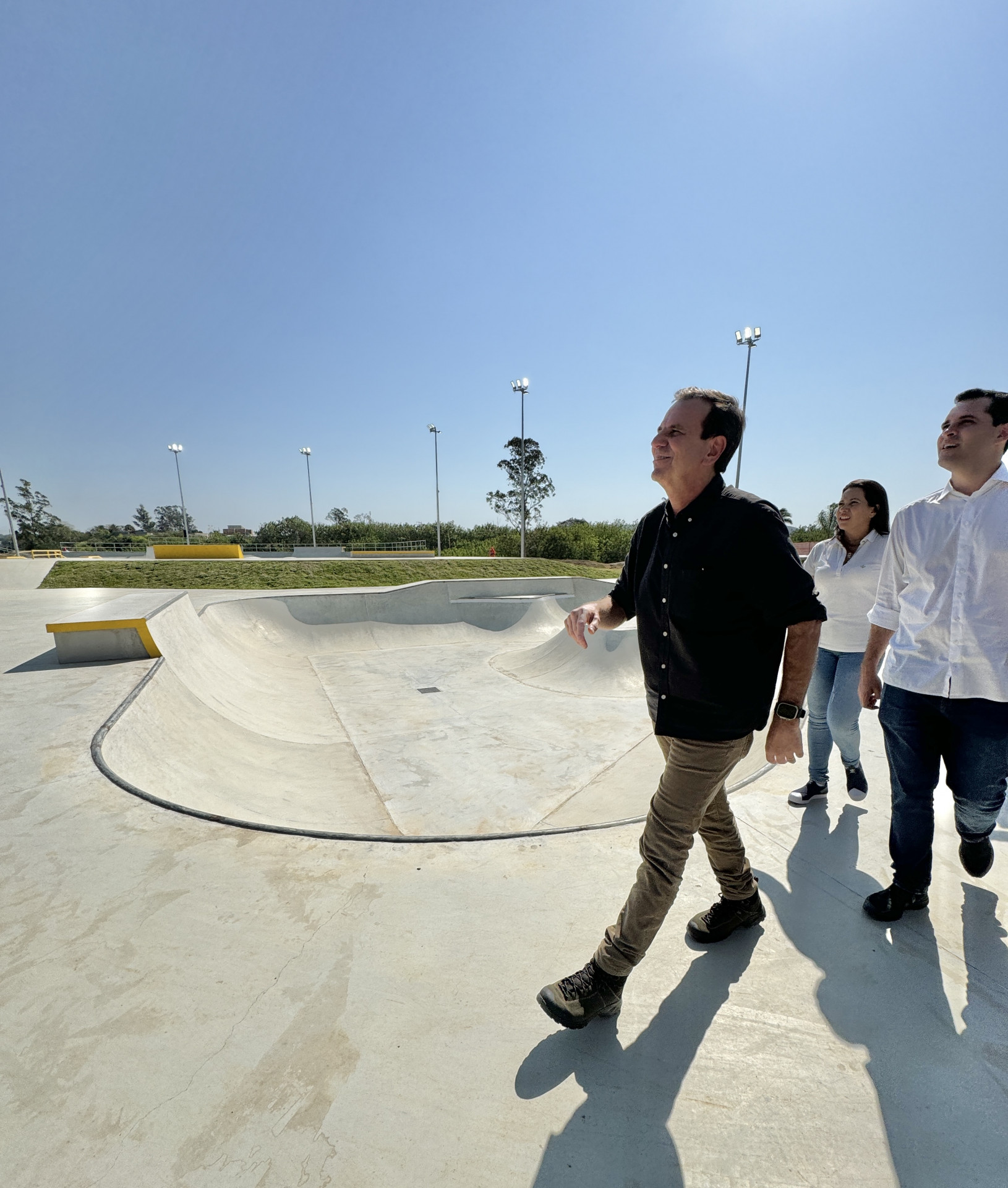 Eduardo Paes visitou as obras do Parque Oeste, na tarde desta sexta-feira (30) - Divulgação