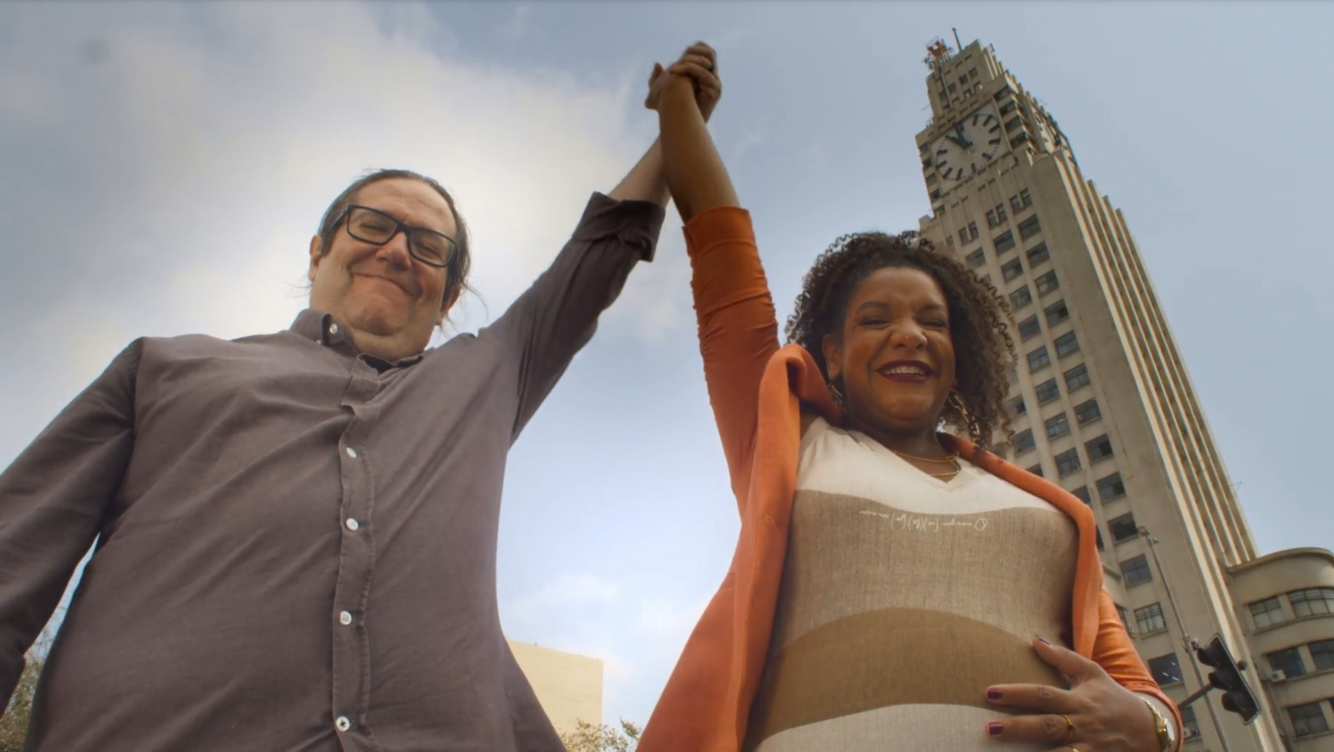 Tarc&iacute;sio Motta e a vice Renata Souza em v&iacute;deo de inser&ccedil;&atilde;o - Reprodu&ccedil;&atilde;o