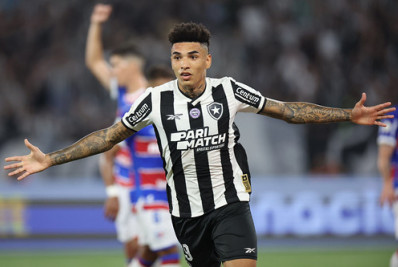 Botafogo bate o Fortaleza no Nilton Santos e reassume a liderança do Brasileirão