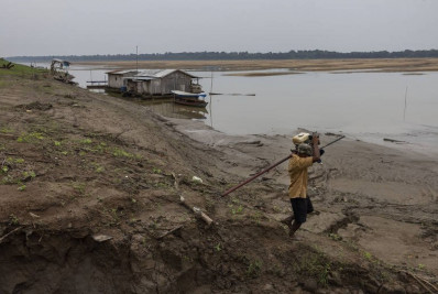 Seca faz Rio Solimões atingir menor nível da história