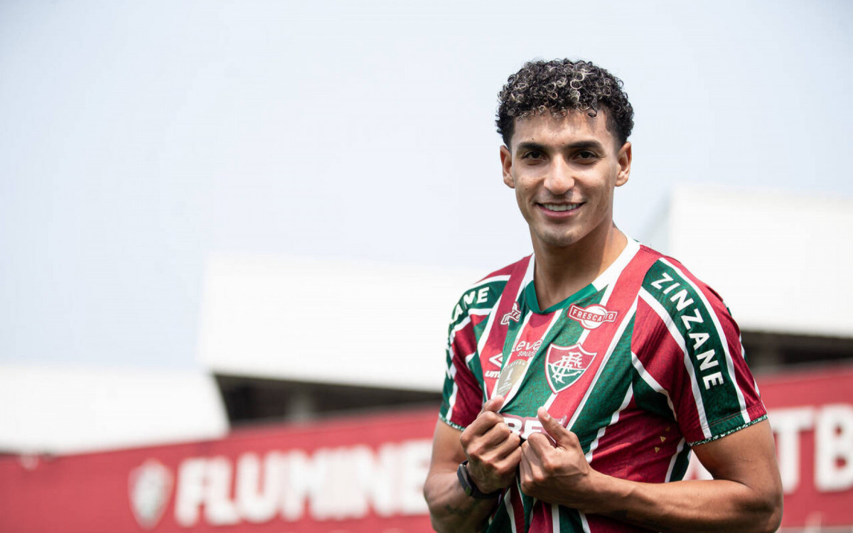 Fluminense anuncia a contrata&ccedil;&atilde;o do lateral Gabriel Fuentes