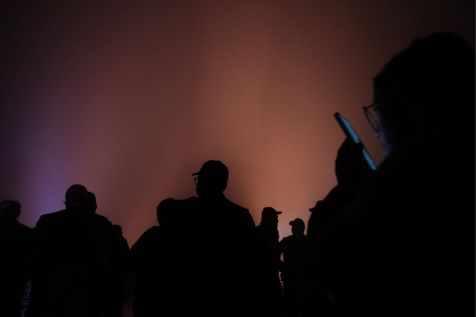 Cristo Redentor foi iluminado de laranja para simbolizar o alerta das famílias de desaparecidos - Pedro Teixeira / Agência O Dia