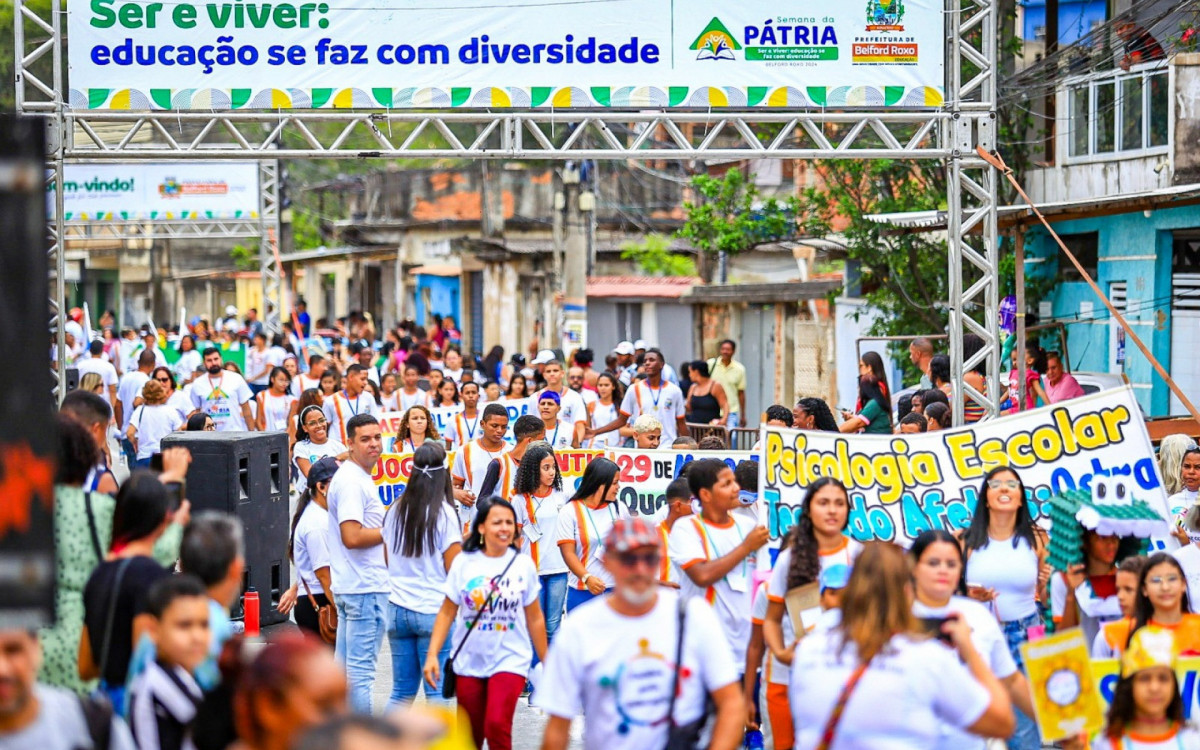 O desfile no Jardim Redentor reuniu alunos de 14 unidades escolares