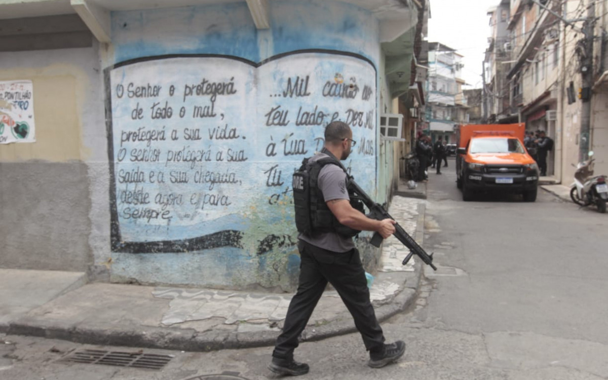 Operação na Maré tem mortos, presos e material apreendido - Reginaldo Pimenta/Agência O DIA