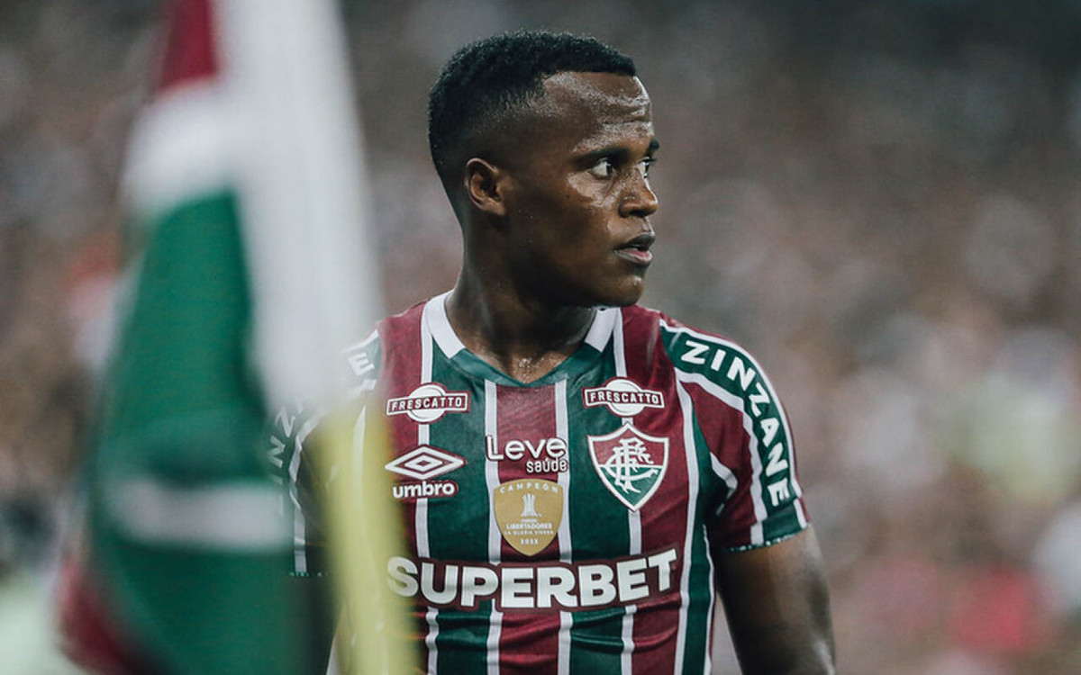 Arias recusa proposta de renovação do Fluminense