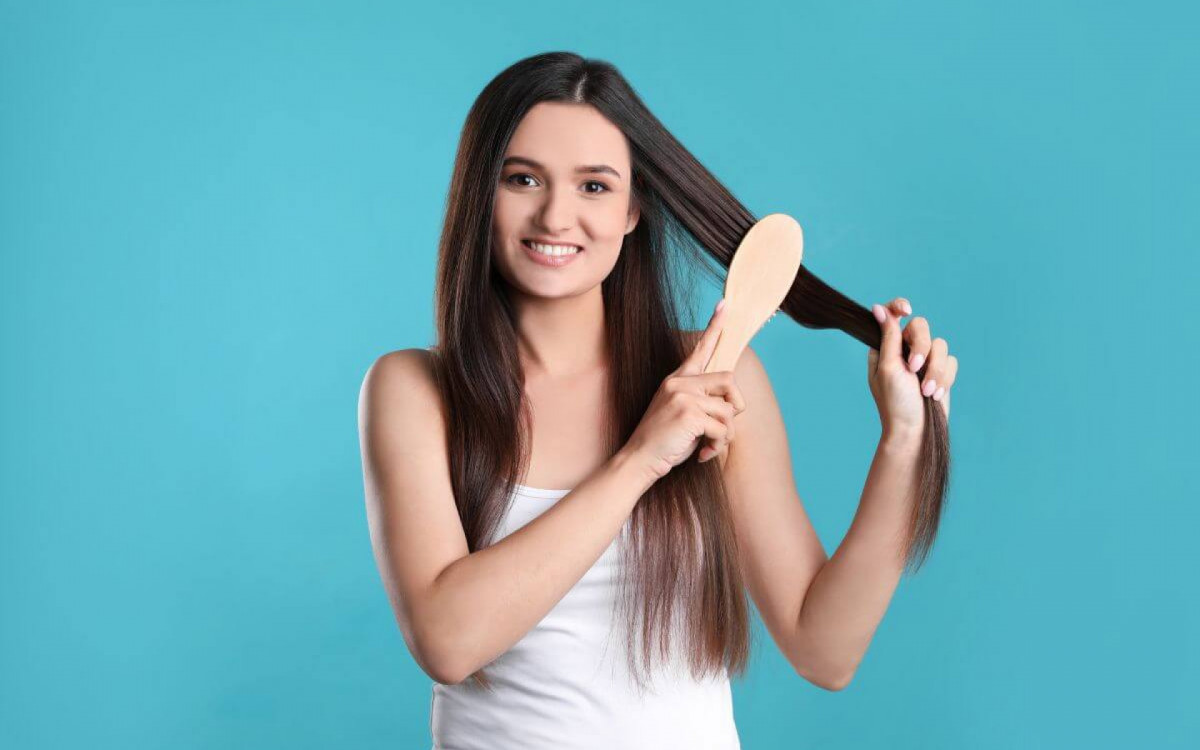 É importante saber o que realmente faz bem para o cabelo (Imagem: New Africa | Shutterstock)