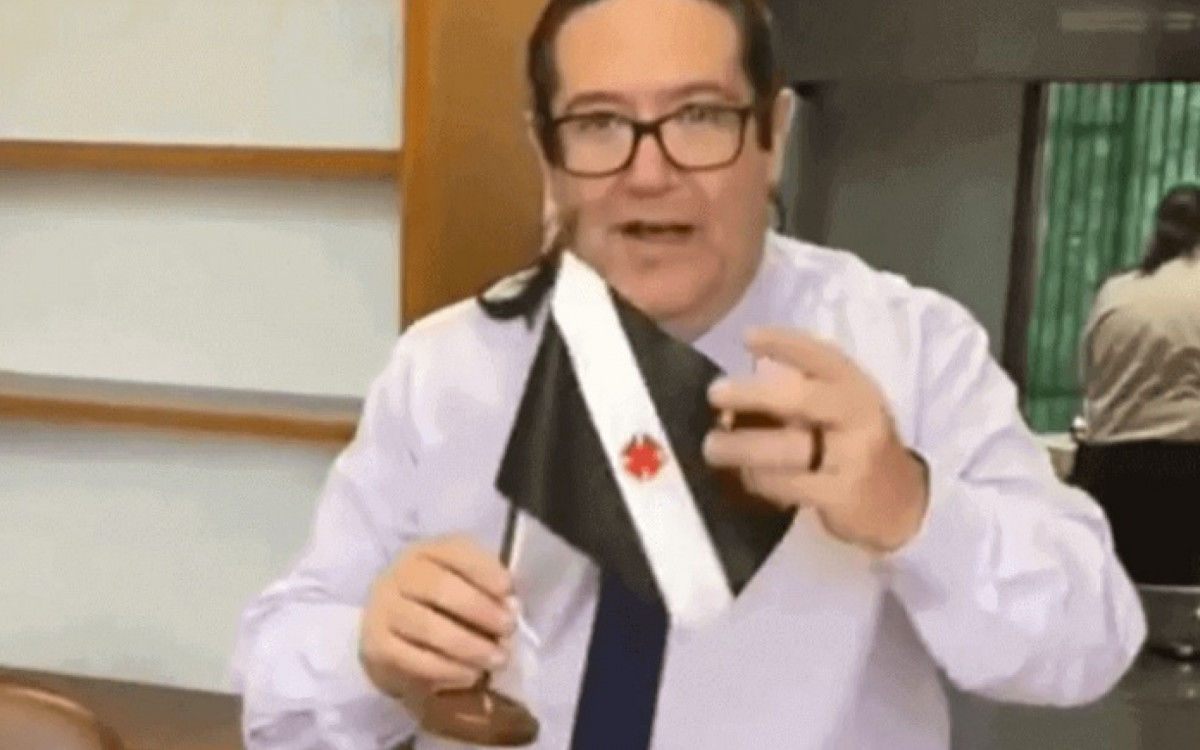 Tarcísio Motta, do PSOL, é fanático pelo Vasco e sempre acompanha os jogos