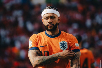 Memphis resolve pendência após roubo de passaporte e se apresenta à Holanda