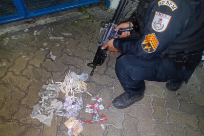 Polícia apreende drogas e prende traficantes em Rio das Ostras