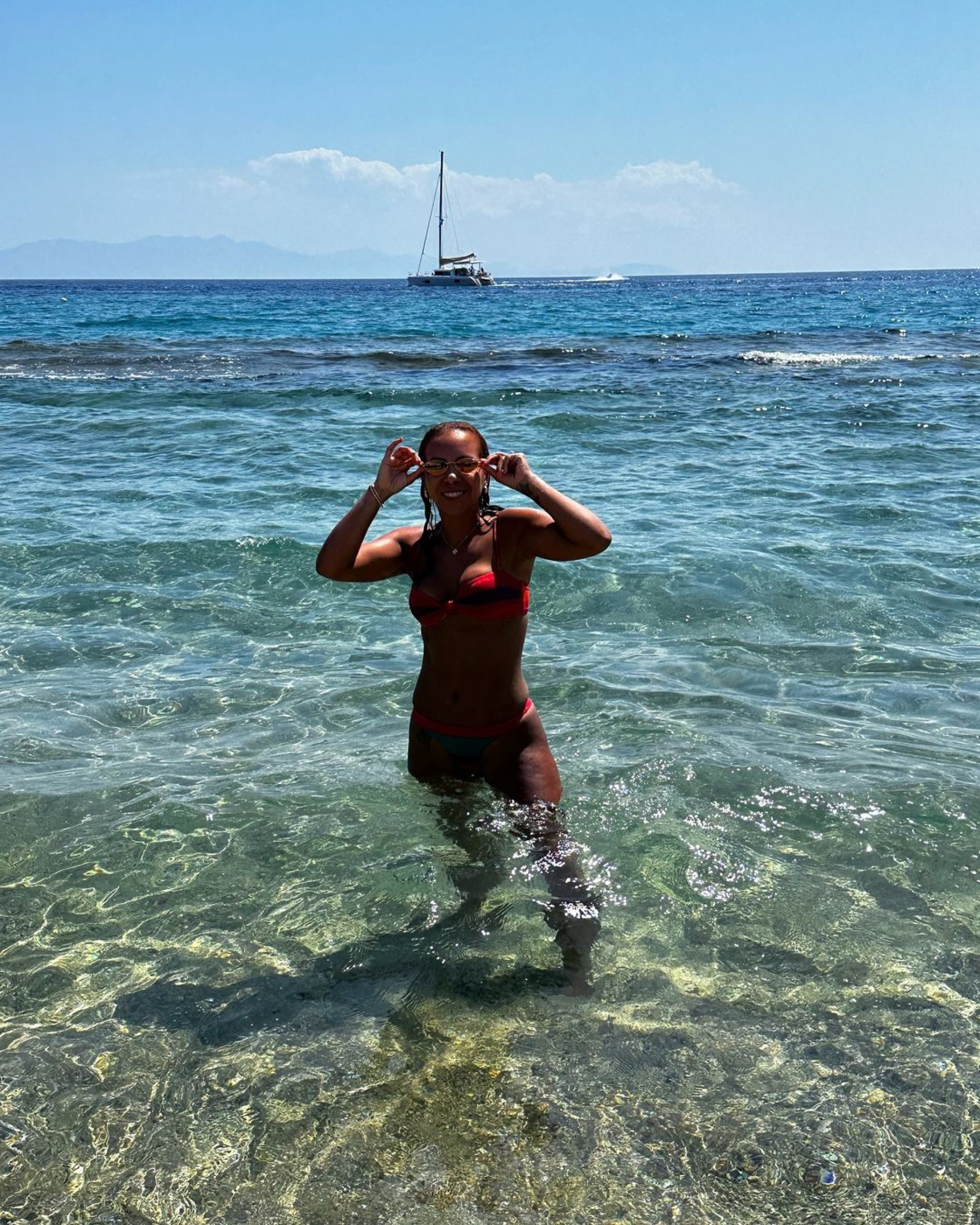 Belle Silva curtindo as águas cristalinas na Grécia - Reprodução / Instagram