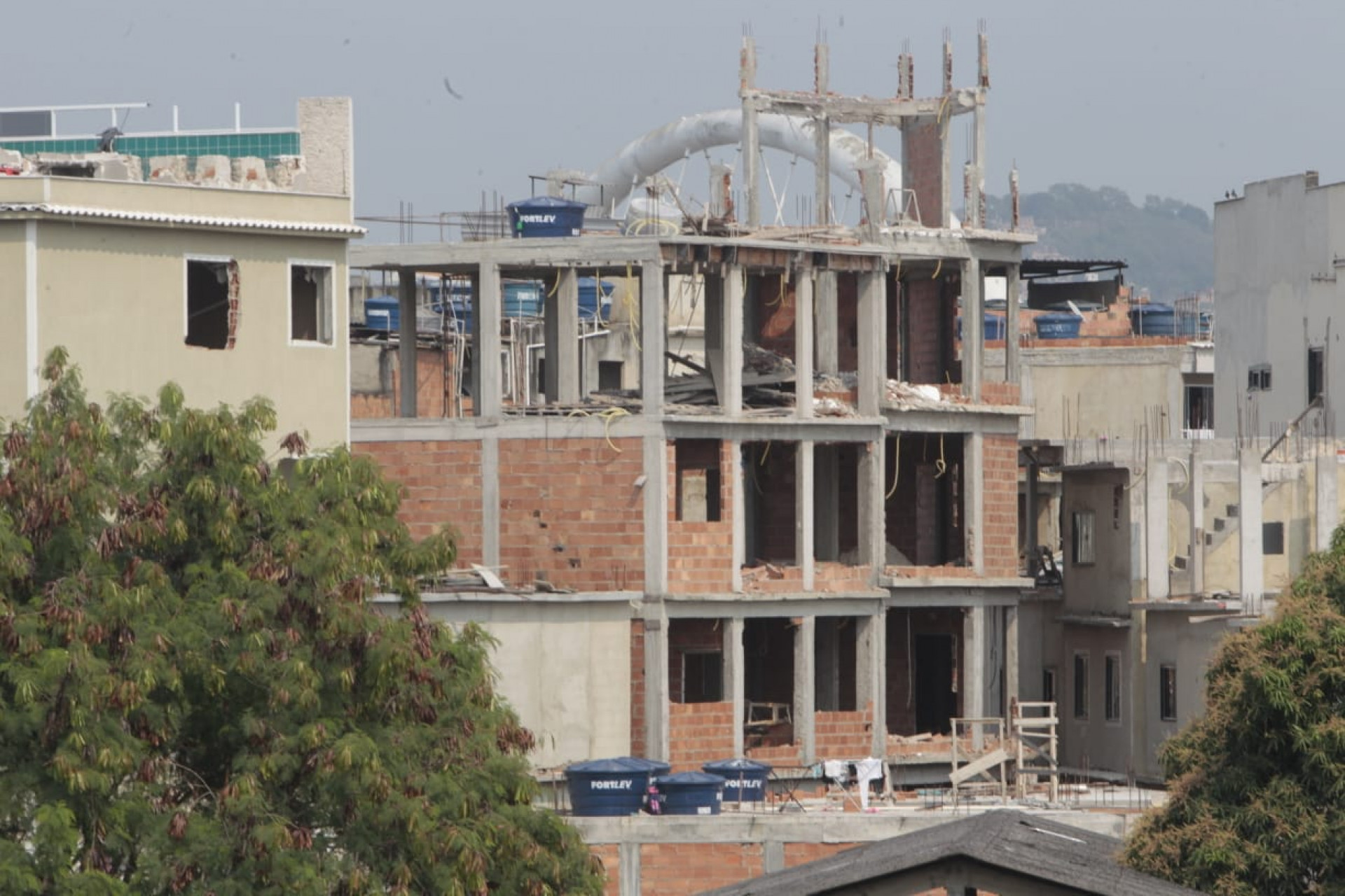 Até o momento, 32 prédios, com 162 apartamentos, foram descaracterizados - Reginaldo Pimenta / Agência O Dia