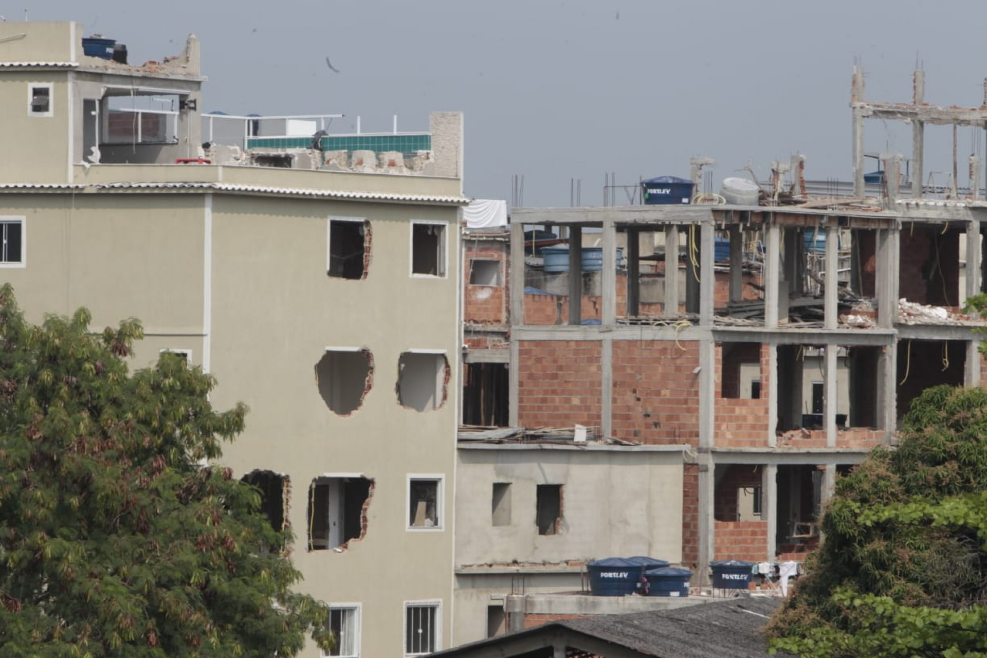 Seop aguarda negociação com algumas famílias para seguir com as demolições  - Reginaldo Pimenta / Agência O Dia