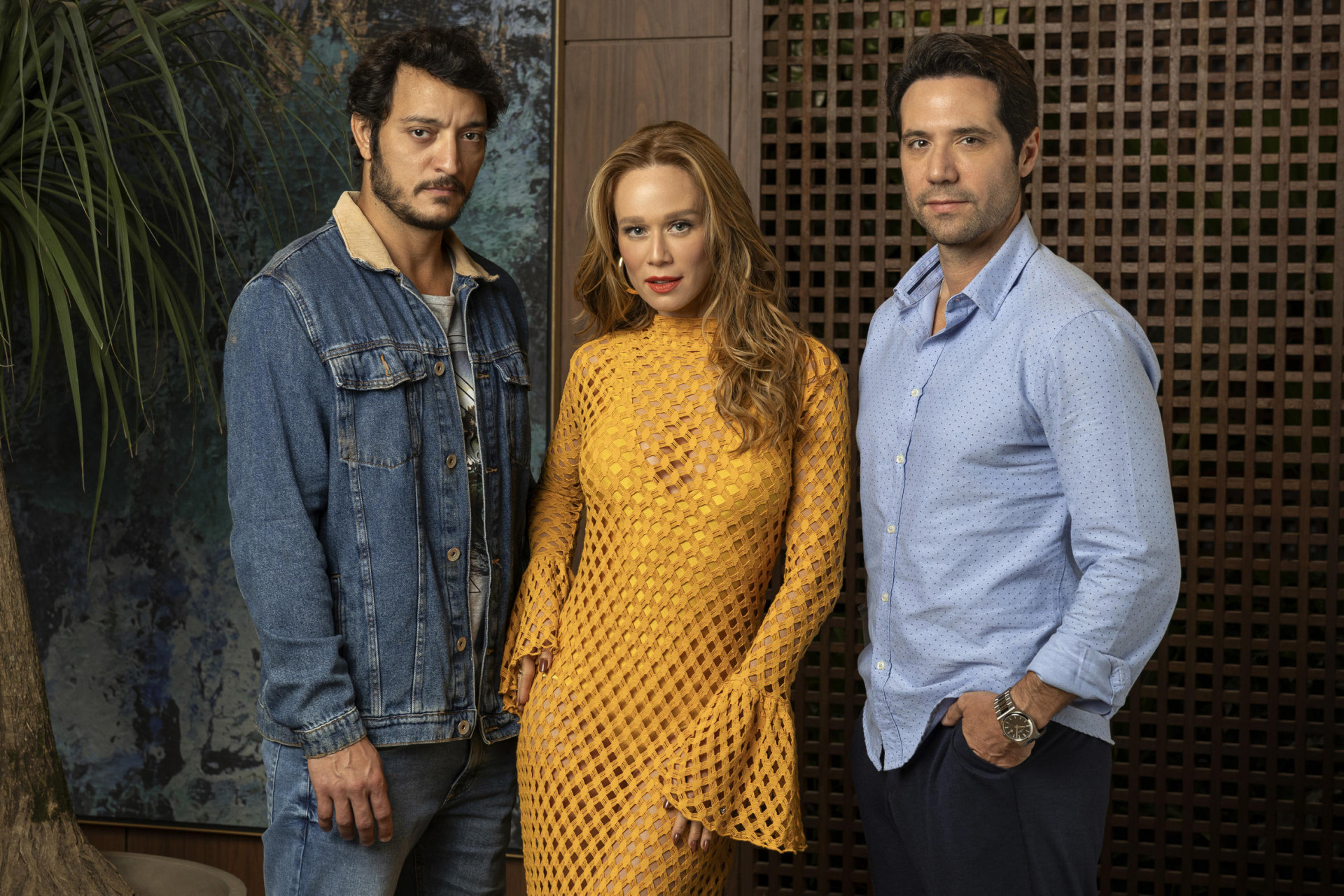 Mania de Você: Guga (Allaan Souza Lima), Ísis (Mariana Ximenes) e Henrique (Antonio Saboia) - Manoella Mello / TV Globo