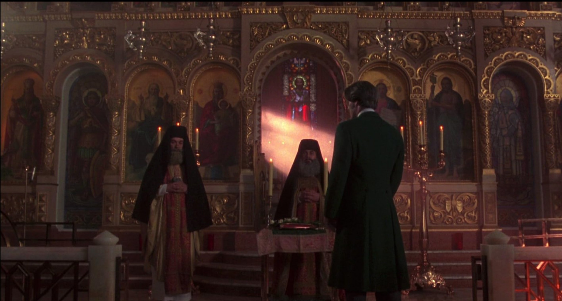 Keanu Reeves e Winona Ryder em 'Drácula de Bram Stoker' - Reprodução