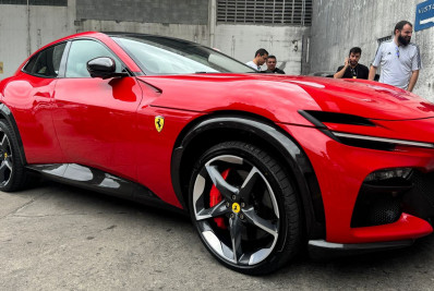 Polícia apreende Ferrari de R$ 7 milhões em operação que investiga bets e Deolane