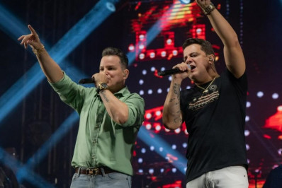 João Neto & Frederico passam bem depois de acidente com ônibus da dupla