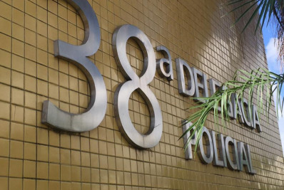 Duas mulheres são presas por estelionato em agência bancária na Zona Norte