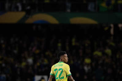 Estêvão se torna o quinto jogador mais jovem a atuar pela Seleção