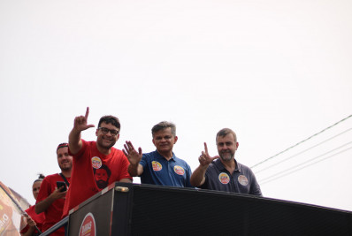 Marcelo Freixo prestigia campanha de Dimas Gadelha em São Gonçalo