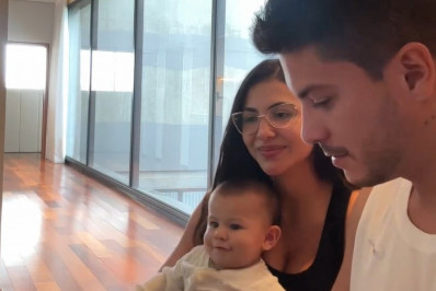 Arthur Aguiar e Jheny Santucci comemoram mesversário do filho com vídeos fofos