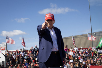 Trump e Kamala estão acirrados nas pesquisas presidenciais dos EUA