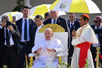 Papa Francisco comanda missa para mais de 600 mil pessoas em país na Ásia