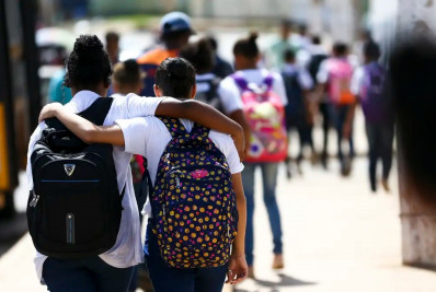 Governo analisa estratégias para melhorar educação para a adolescência
