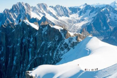 Quatro alpinistas presos devido ao mau tempo foram encontrados mortos no pico mais alto dos Alpes
