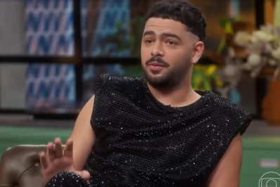 Pedro Sampaio recorda reação do pai ao contar sobre bissexualidade 