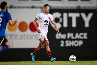 Zagueiro ex-Botafogo, Sousa celebra feito inédito na carreira