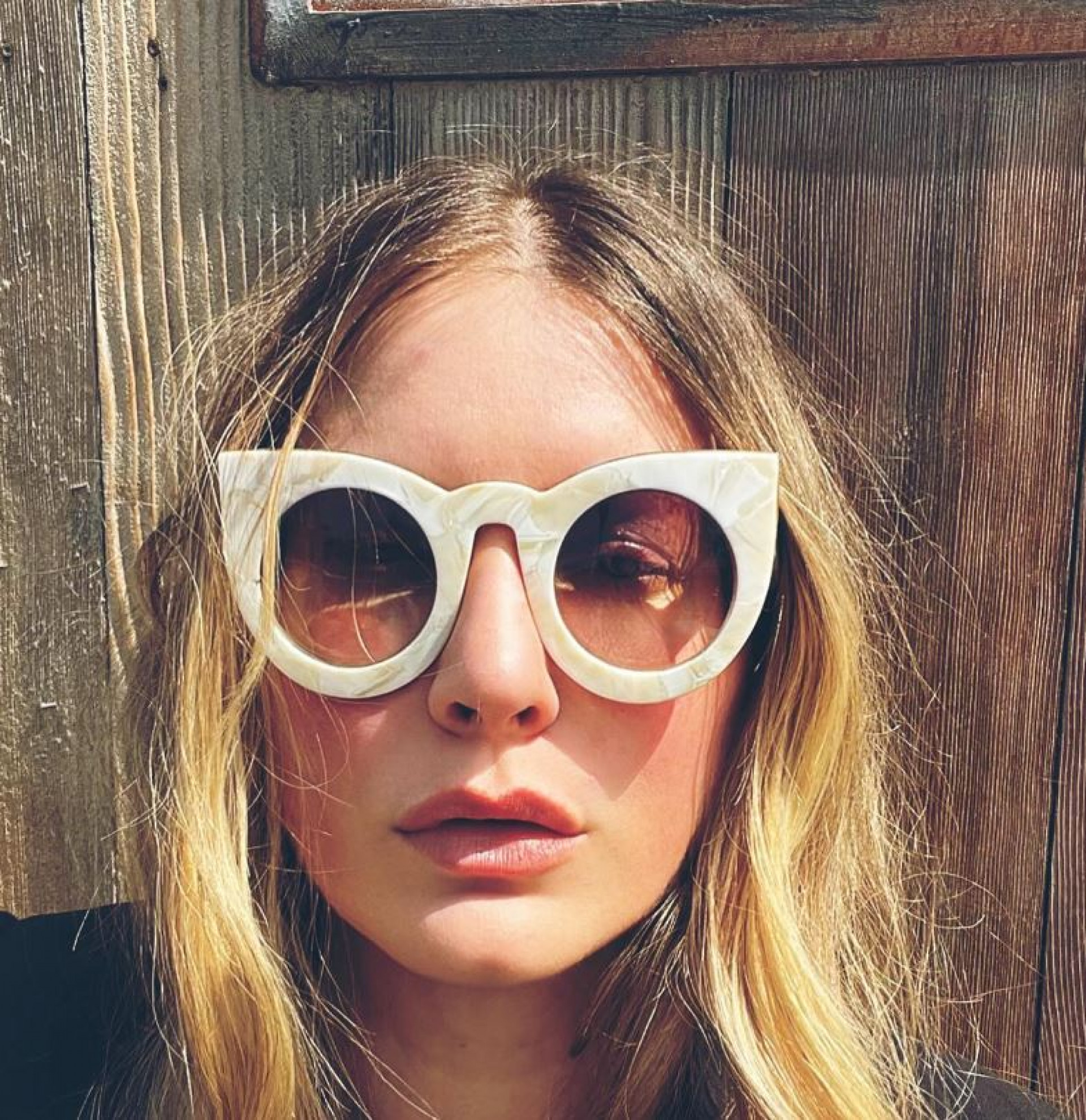 Chrissie Carnell-Bixler publicou notas contra os posicionamentos de Emily Armstrong - Reprodução / Instagram