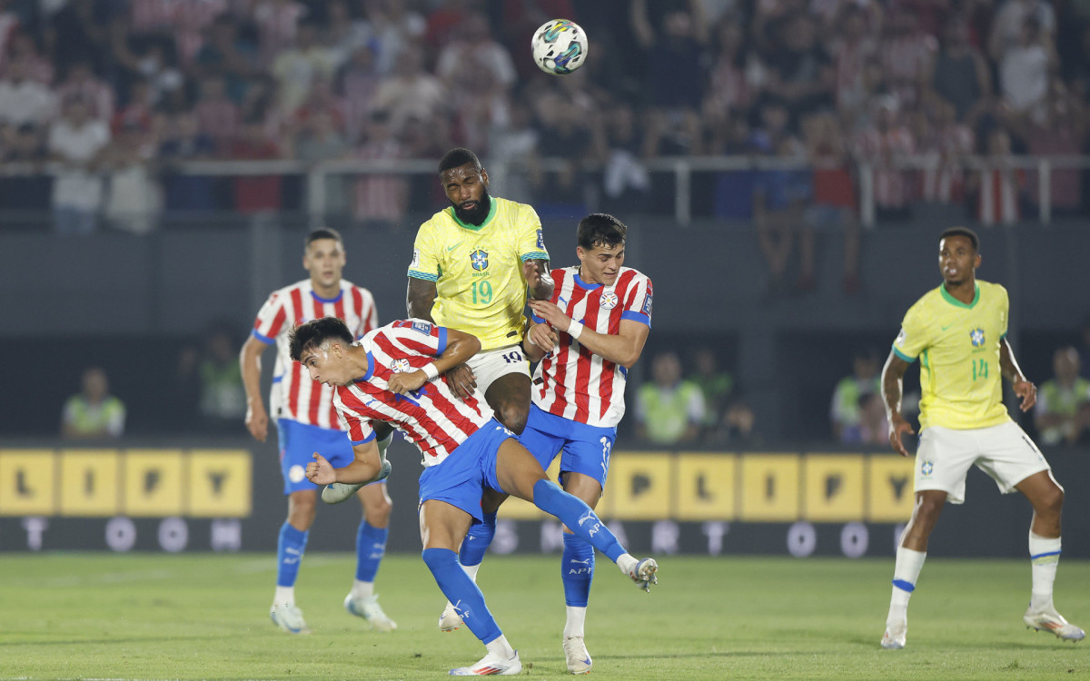 Gerson, do Flamengo, entrou na parte final da derrota da seleção brasileira para o Paraguai - Rafael Ribeiro/CBF