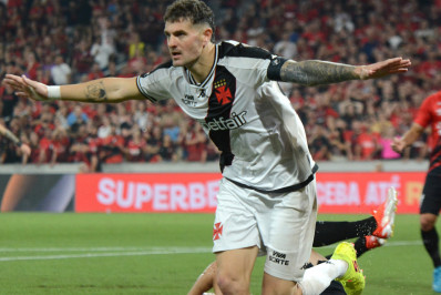 Vegetti pode igualar feito de Edmundo como artilheiro da Copa do Brasil pelo Vasco