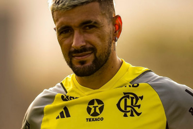 Transferência da camisa 10 para Arrascaeta surpreendeu nova diretoria do Flamengo