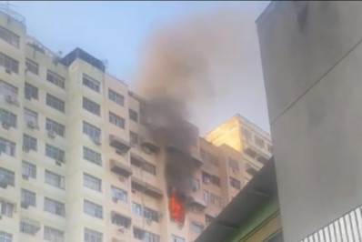 Incêndio atinge apartamento em Niterói