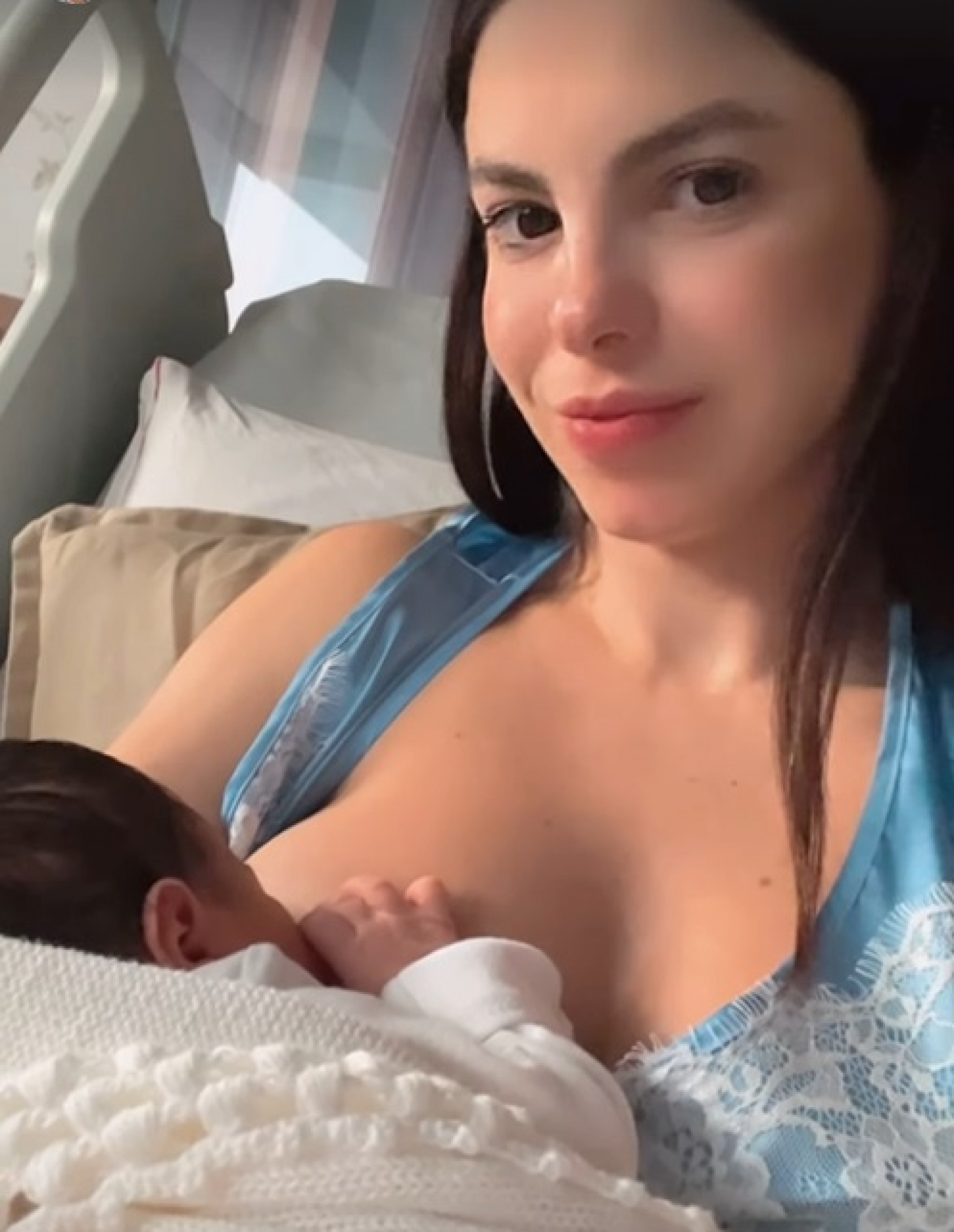 Sthefany Brito e o filho, Vicenzo - Reprodução do Instagram