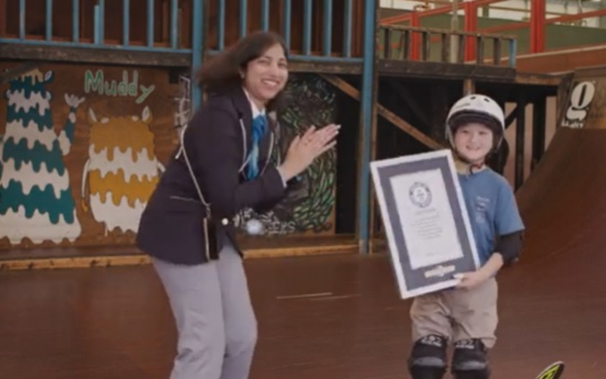 A prodígio japonesa do skate Ema Kawakami quebrou o recorde de mais manobras de backside 540 em um minuto, com 13.