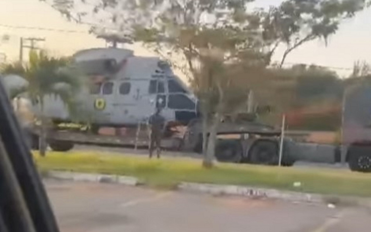 Situação chamou a atenção de motoristas que passavam pela rodovia no sentido contrário