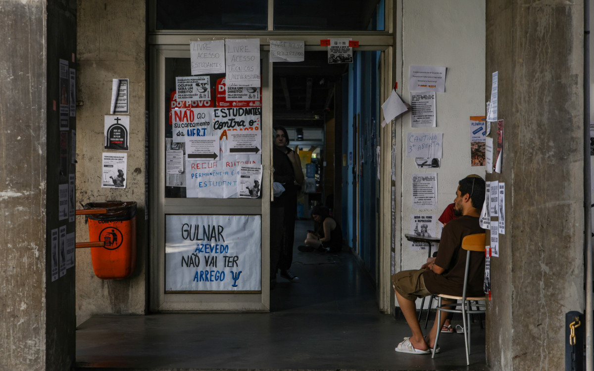 Ocupação dos estudantes na UERJ, nesta quinta-feira (12).