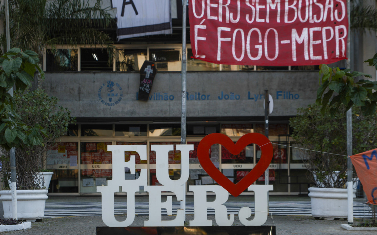 Ocupação dos estudantes na UERJ, nesta quinta-feira (12).