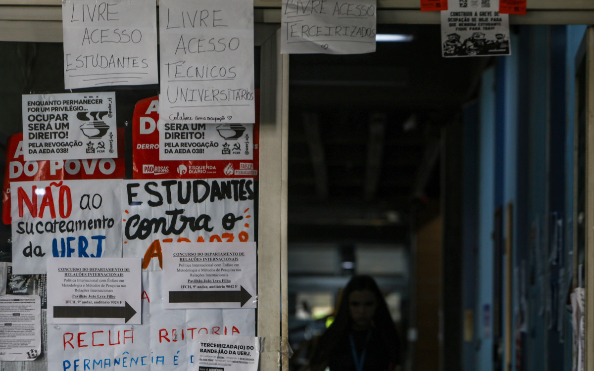 Ocupação dos estudantes na UERJ, nesta quinta-feira (12).