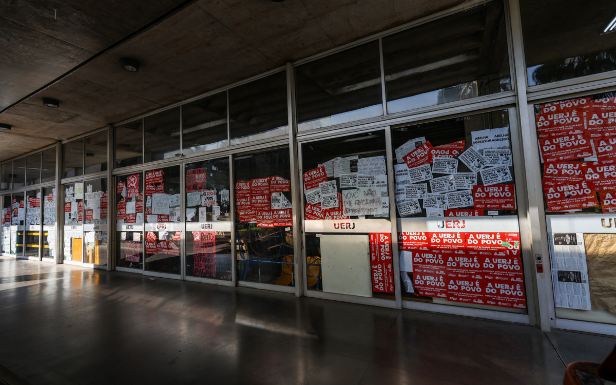 Ocupação dos estudantes na UERJ, nesta quinta-feira (12).
